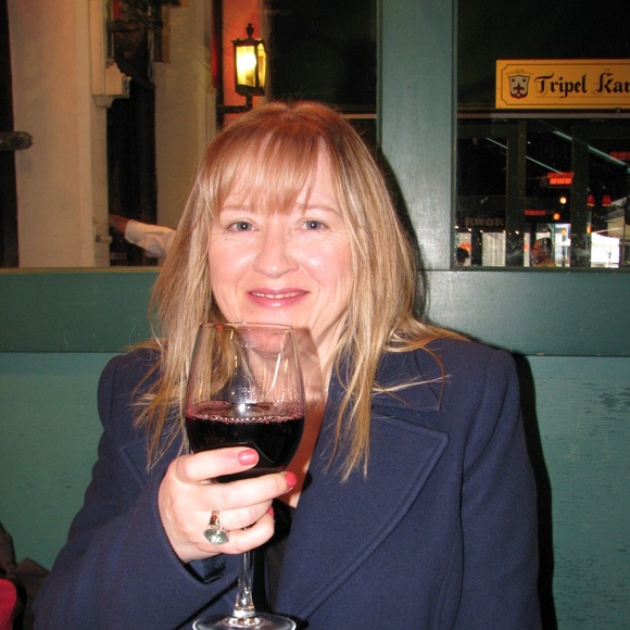 Meet your Posher, Sandra - Picture 1 of 5
